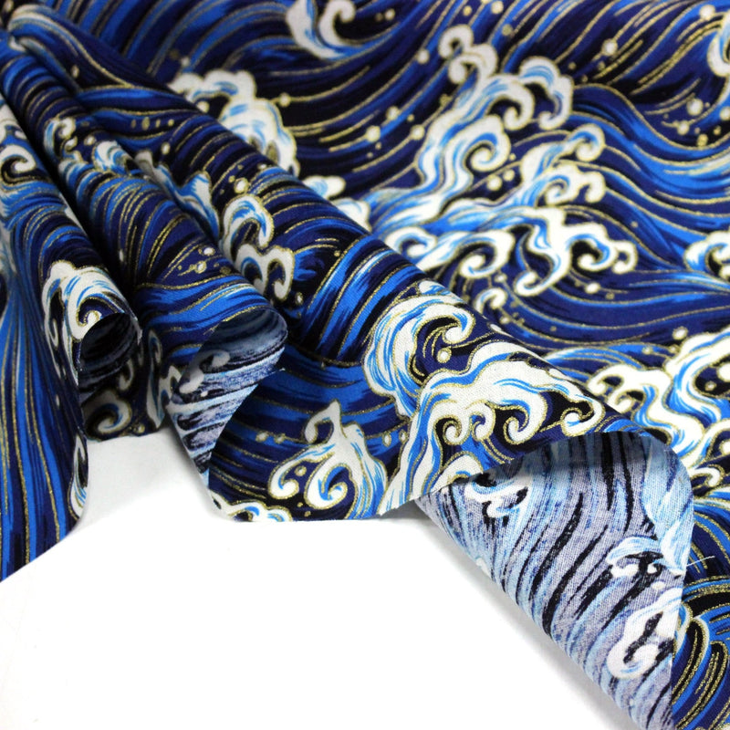 Tissu cotonnade motif japonais VAGUES HOKUSAI dorées, bleu ou rouge - COLLECTION JAPON DORÉ - tissuspipi.com