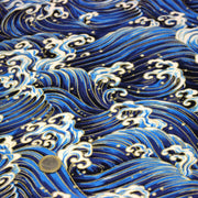 Tissu cotonnade motif japonais VAGUES HOKUSAI dorées, bleu ou rouge - COLLECTION JAPON DORÉ - tissuspipi.com