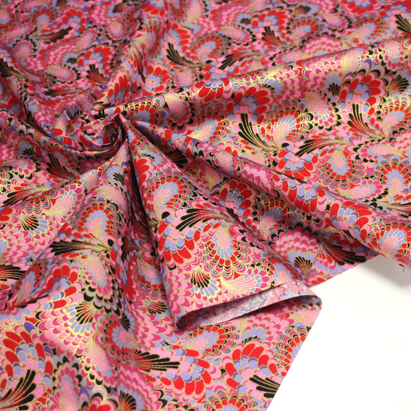 Tissu cotonnade motif japonais LES PLUMES DE PAON dorées, bleu turquoise ou rose fuchsia - COLLECTION JAPON DORÉ - tissuspipi.com