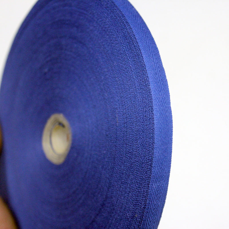 Ruban sergé de coton bleu roi 10mm - Galette de 50 mètres - Fabrication française - tissuspipi.com