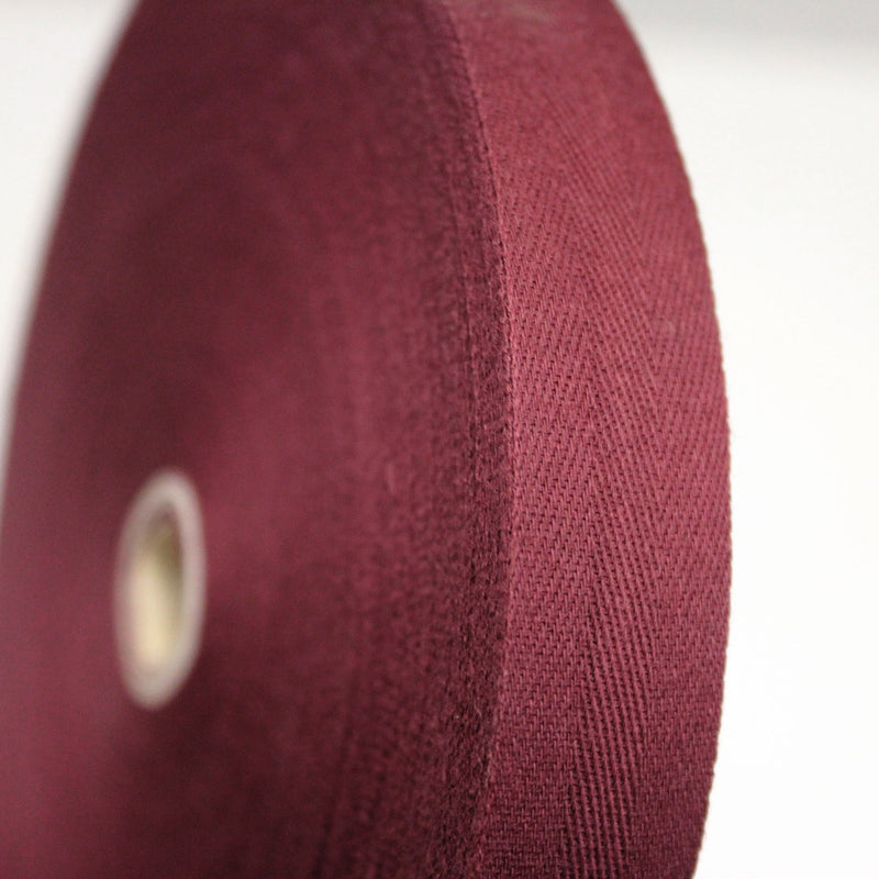 Ruban sergé de coton rouge bordeaux 20mm - Galette de 50 mètres - Fabrication française - tissuspipi.com