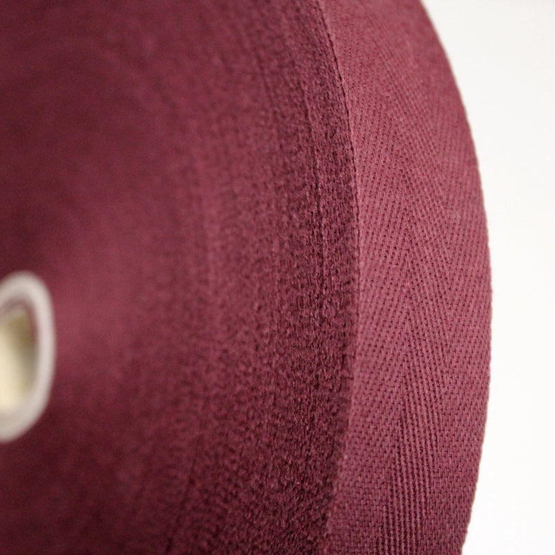 Ruban sergé de coton rouge bordeaux 20mm - Galette de 50 mètres - Fabrication française - tissuspipi.com