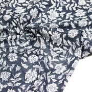 Tissu coton fin imprimé INDIENNES, fleurs traditionnelles blanches et fond gris - tissuspipi.com