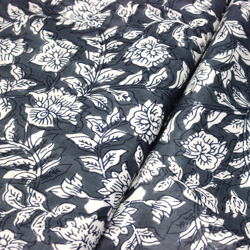 Tissu coton fin imprimé INDIENNES, fleurs traditionnelles blanches et fond gris - tissuspipi.com