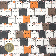 Tissu cotonnade KAWAII aux chats japonais blancs, gris et roux - OEKO - TEX - tissuspipi.com