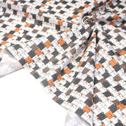 Tissu cotonnade KAWAII aux chats japonais blancs, gris et roux - OEKO - TEX - tissuspipi.com