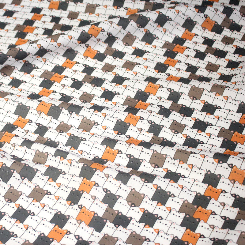 Tissu cotonnade KAWAII aux chats japonais blancs, gris et roux - OEKO - TEX - tissuspipi.com