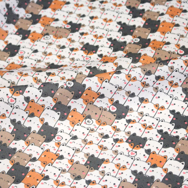 Tissu cotonnade KAWAII aux chats japonais blancs, gris et roux - OEKO - TEX - tissuspipi.com