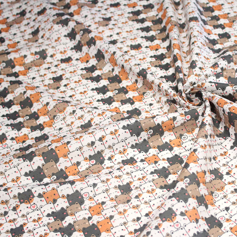 Tissu cotonnade KAWAII aux chats japonais blancs, gris et roux - OEKO - TEX - tissuspipi.com