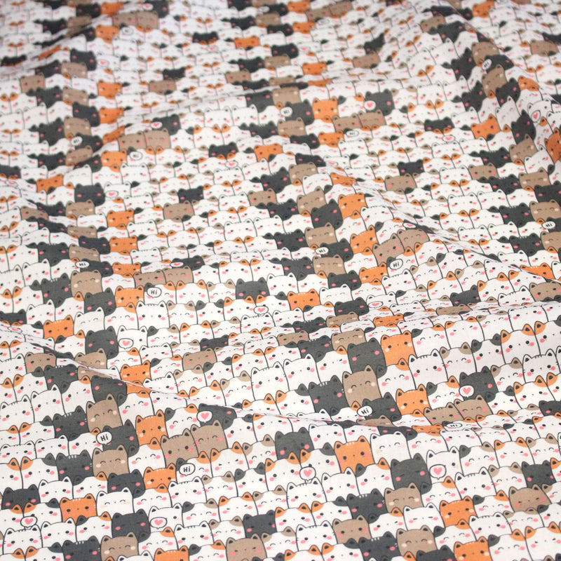 Tissu cotonnade KAWAII aux chats japonais blancs, gris et roux - OEKO - TEX - tissuspipi.com