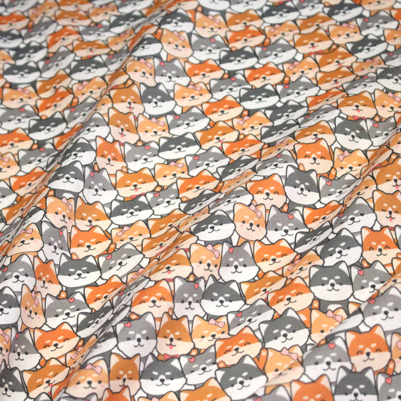 Tissu cotonnade KAWAII aux chiens japonais Shiba blancs, gris et roux, noeud papillon - OEKO - TEX - tissuspipi.com