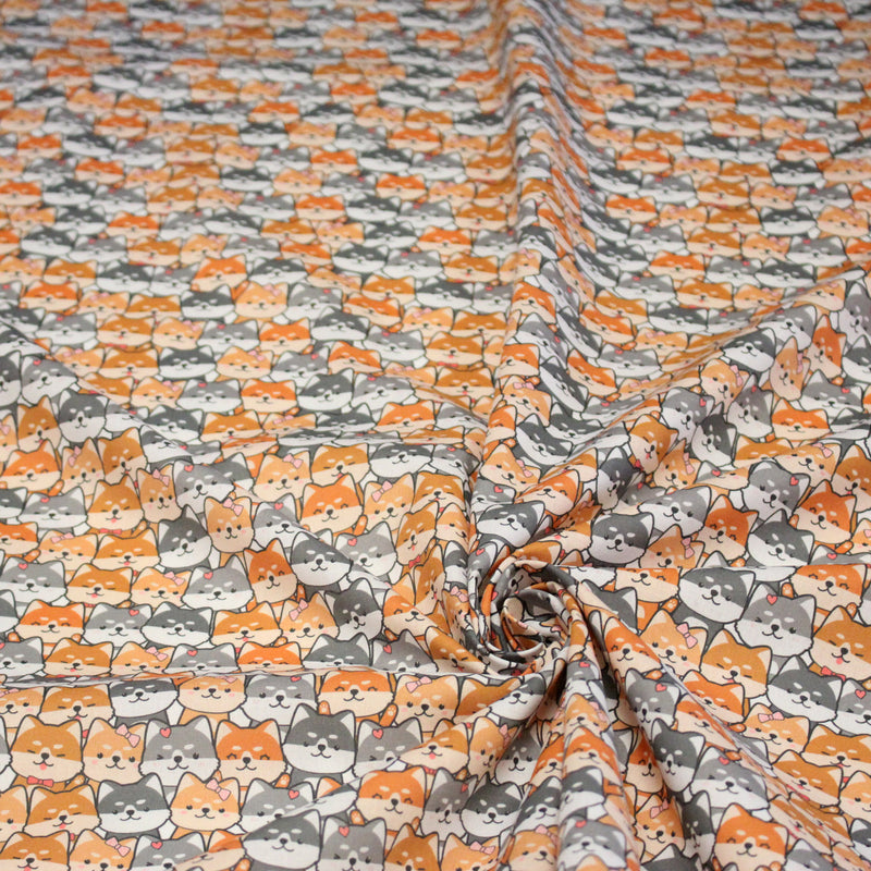 Tissu cotonnade KAWAII aux chiens japonais Shiba blancs, gris et roux, noeud papillon - OEKO - TEX - tissuspipi.com