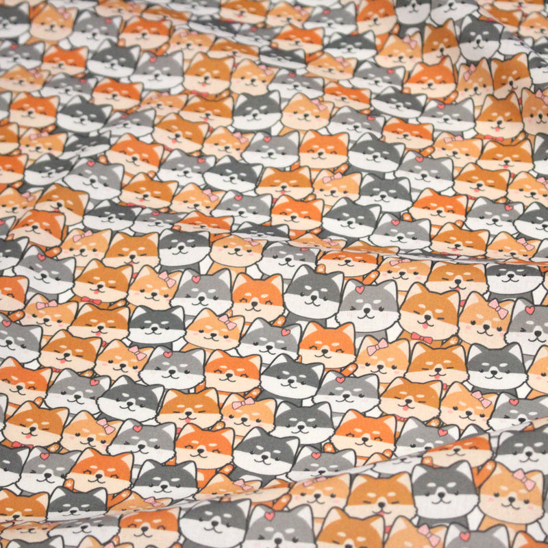 Tissu cotonnade KAWAII aux chiens japonais Shiba blancs, gris et roux, noeud papillon - OEKO - TEX - tissuspipi.com