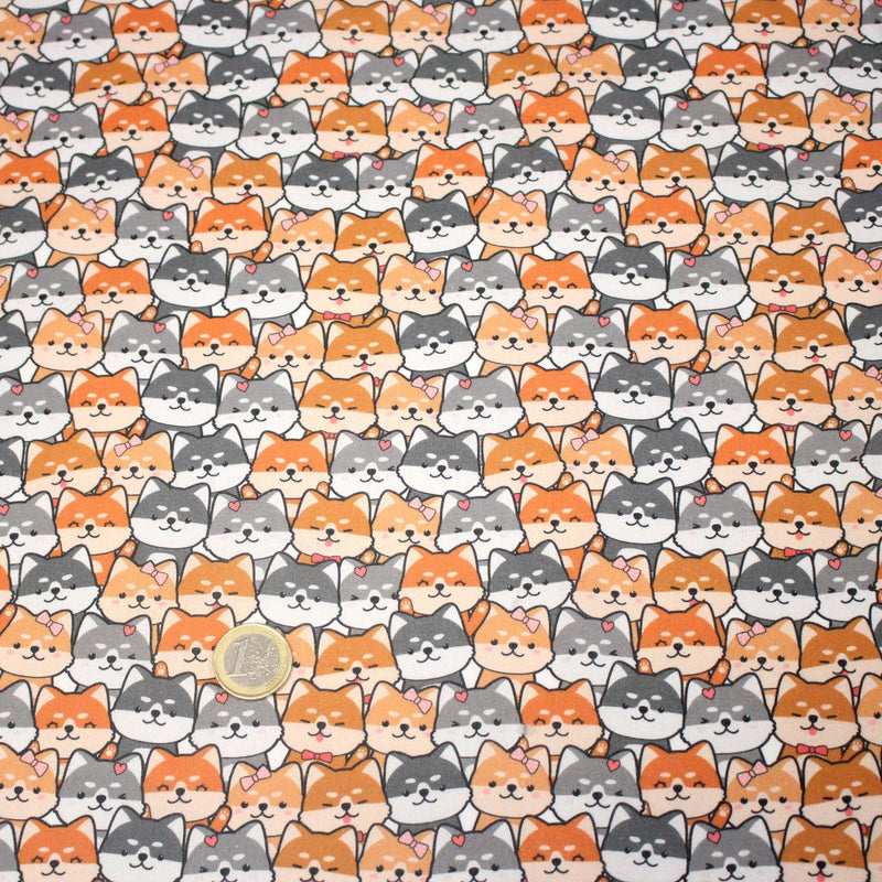 Tissu cotonnade KAWAII aux chiens japonais Shiba blancs, gris et roux, noeud papillon - OEKO - TEX - tissuspipi.com