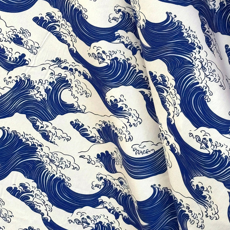 Tissu gabardine coton imprimée HOKUSAI Vagues japonaises bleues & blanc cassé - OEKO - TEX - tissuspipi.com