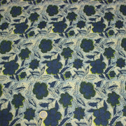 Tissu coton fin imprimé INDIENNES, faux uni vert pâle, fleurs et feuilles bleu indigo et vert anglais - STANDARD 100 OEKO - TEX - tissuspipi.com