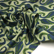 Tissu coton fin imprimé INDIENNES, vert pâle aux feuilles bleues et vertes - STANDARD 100 OEKO - TEX - tissuspipi.com