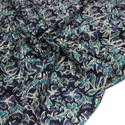 Tissu coton fin imprimé INDIENNES, fleuri traditionnel bleu écru vert, fond bleu marine - STANDARD 100 OEKO - TEX - tissuspipi.com