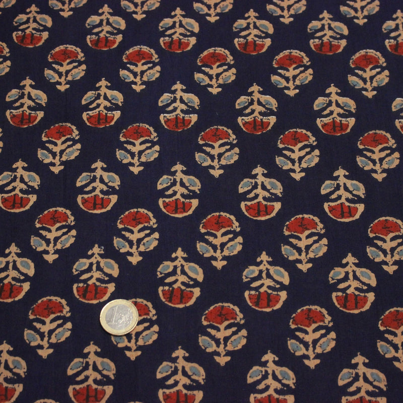 Tissu coton fin imprimé INDIENNES, marine aux fleurs traditionnelles rouge ocre et bleu - STANDARD 100 OEKO - TEX - tissuspipi.com