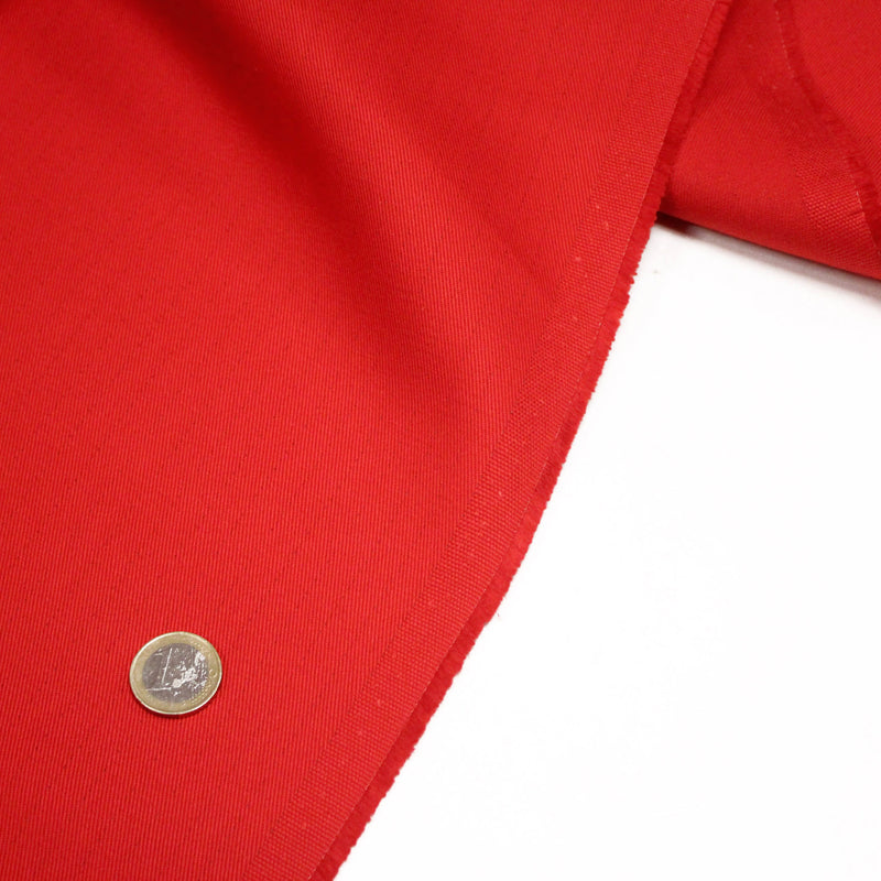 Tissu sergé de rouge uni aux fins fins liserés gris - 325gr/m2 - ON DESTOCKE ! - tissuspipi.com