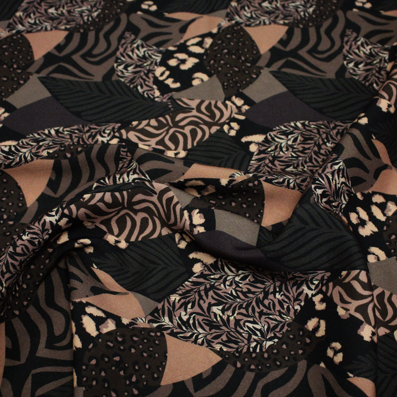 Tissu Viscose fluide motifs géométriques, taupe, noir et chocolat, KAROO - STANDARD 100 OEKO - TEX - tissuspipi.com