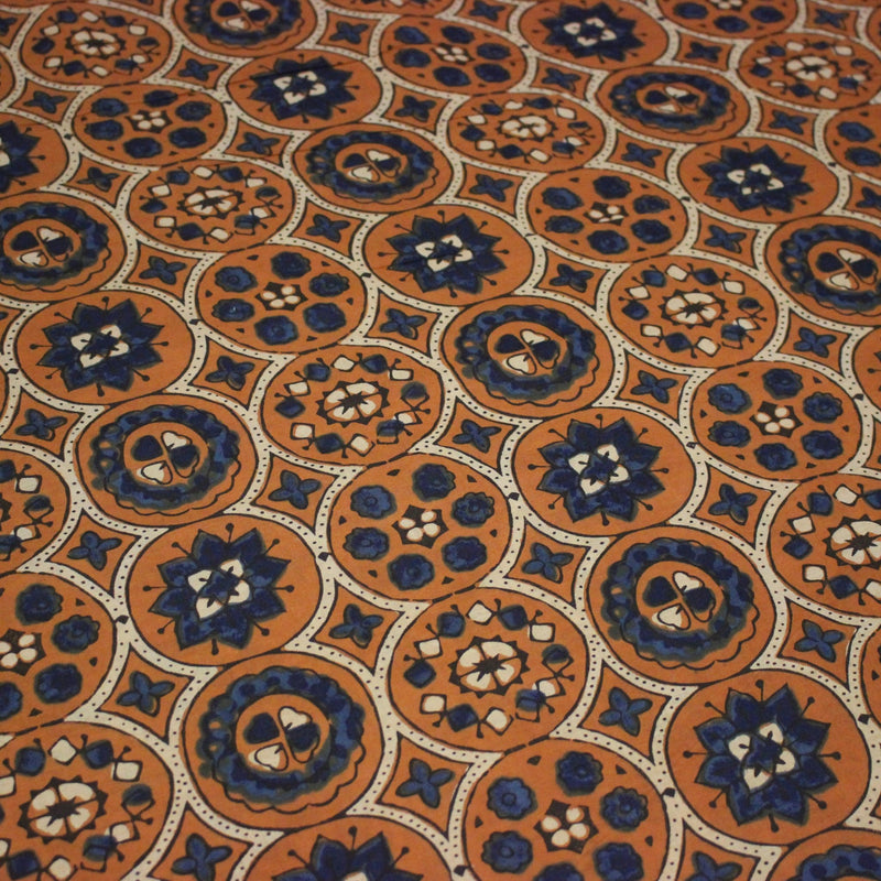 Tissu coton fin imprimé INDIENNES, cercles, fleurs et formes, fond ocre - STANDARD 100 OEKO - TEX - tissuspipi.com