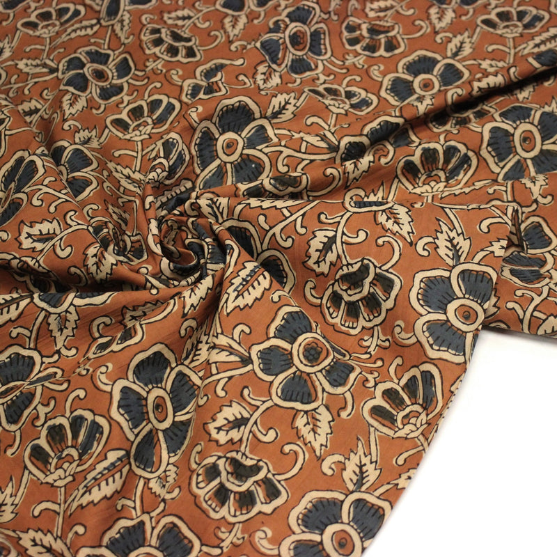 Tissu coton fin imprimé INDIENNES, fleurs bleues et écrues, fond ocre - STANDARD 100 OEKO - TEX - tissuspipi.com