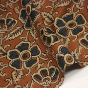 Tissu coton fin imprimé INDIENNES, fleurs bleues et écrues, fond ocre - STANDARD 100 OEKO - TEX - tissuspipi.com