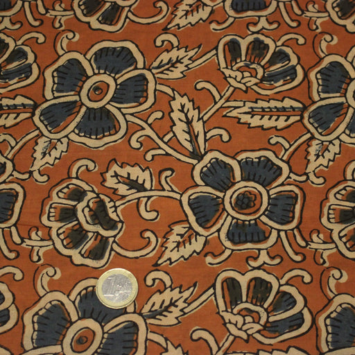 Tissu coton fin imprimé INDIENNES, fleurs bleues et écrues, fond ocre - STANDARD 100 OEKO - TEX - tissuspipi.com