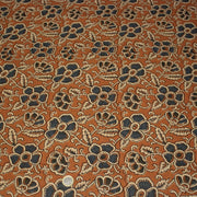 Tissu coton fin imprimé INDIENNES, fleurs bleues et écrues, fond ocre - STANDARD 100 OEKO - TEX - tissuspipi.com