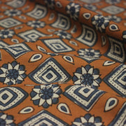 Tissu coton fin imprimé INDIENNES, losanges et fleurs écrus et bleus - STANDARD 100 OEKO - TEX - tissuspipi.com