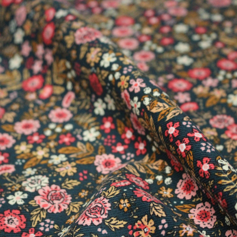 Tissu velours milleraies imprimé canard aux fines fleurs roses - STANDARD 100 OEKO - TEX - tissuspipi.com