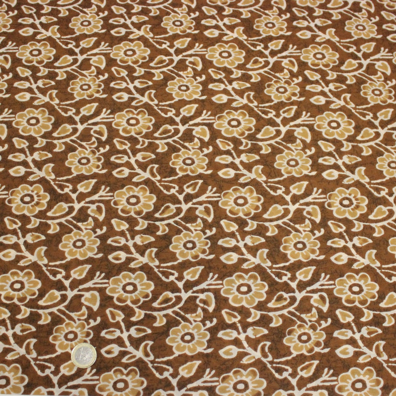Tissu coton fin imprimé INDIENNES, ocre aux fleurs blanches et crème - STANDARD 100 OEKO - TEX - tissuspipi.com