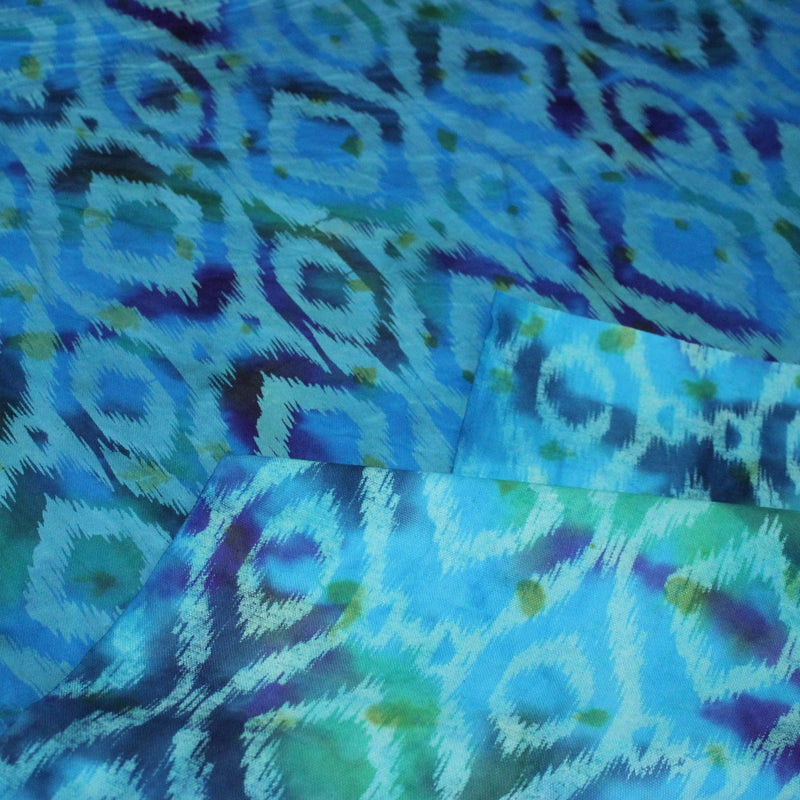 Tissu coton demi natté IKAT INDIEN imprimé traditionnel : bleu/vert ou rouge/jaune - MADE IN INDIA - tissuspipi.com