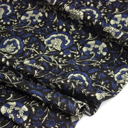 Tissu coton fin imprimé INDIENNES, noir aux fleurs traditionnelles écrues et bleues - tissuspipi.com