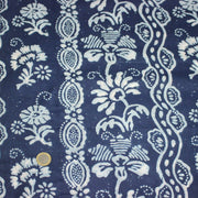 Tissu coton fin imprimé INDIENNES, bleu aux fleurs, frises et motifs géométriques bleu ciel et blancs - tissuspipi.com