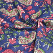 Tissu coton fin imprimé INDIENNES, bleu roi aux fleurs traditionnelles roses, vertes et écrues - tissuspipi.com