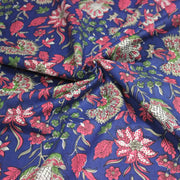 Tissu coton fin imprimé INDIENNES, bleu roi aux fleurs traditionnelles roses, vertes et écrues - tissuspipi.com