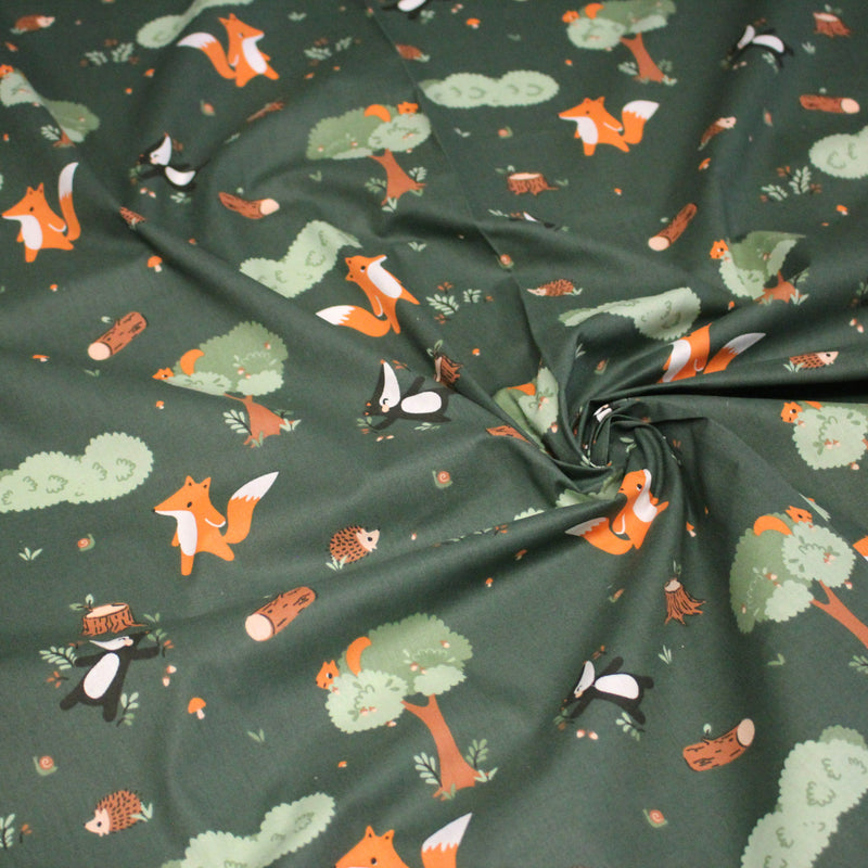 Tissu cotonnade enfant vert aux animaux de la forêt - STANDARD 100 OEKO - TEX - tissuspipi.com