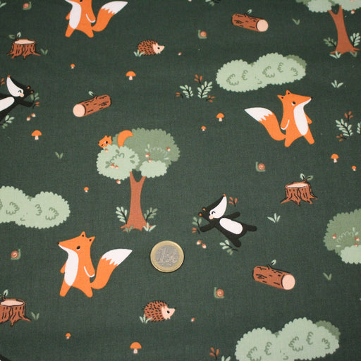 Tissu cotonnade enfant vert aux animaux de la forêt - STANDARD 100 OEKO - TEX - tissuspipi.com