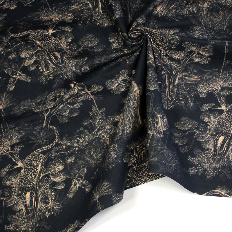 Tissu Toile de Jouy moderne noire & ocre, forêt tropicale, singes et léopards - COLLECTION ANIMALIA, par la maison Thevenon - tissuspipi.com