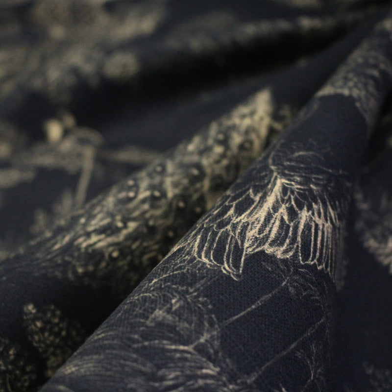 Tissu Toile de Jouy moderne noire & ocre, forêt tropicale, singes et léopards - COLLECTION ANIMALIA, par la maison Thevenon - tissuspipi.com