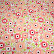 Tissu cotonnade aux belles fleurs roses graphiques sur fond blanc pois noirs - COLLECTION ÉTÉ - tissuspipi.com