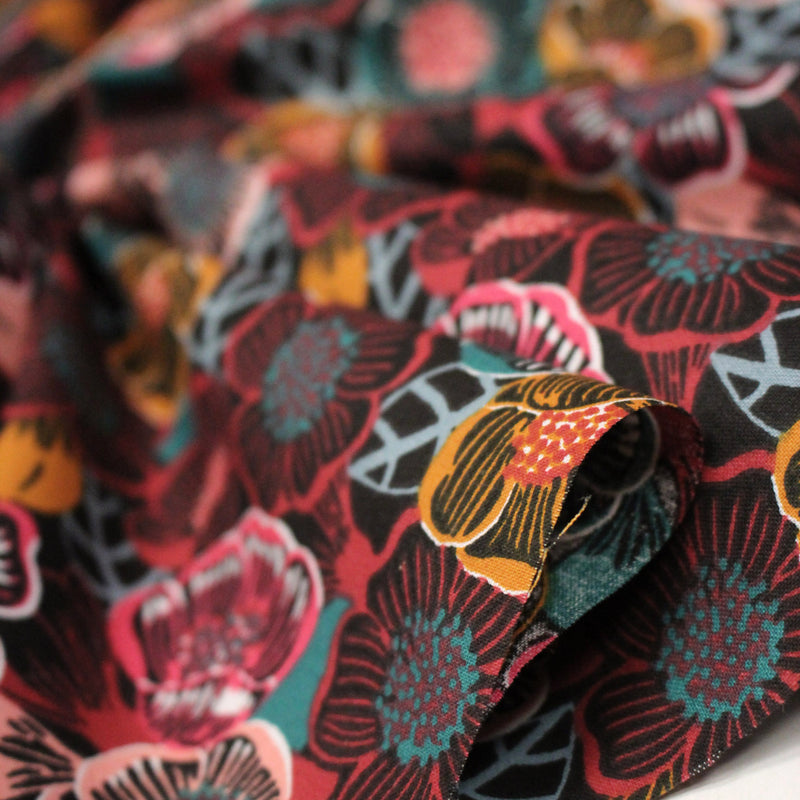 Tissu cotonnade LES FLEURS FAUVES, bordeaux, rose poudré, safran, bleu - OEKO - TEX STANDARD 100 - tissuspipi.com