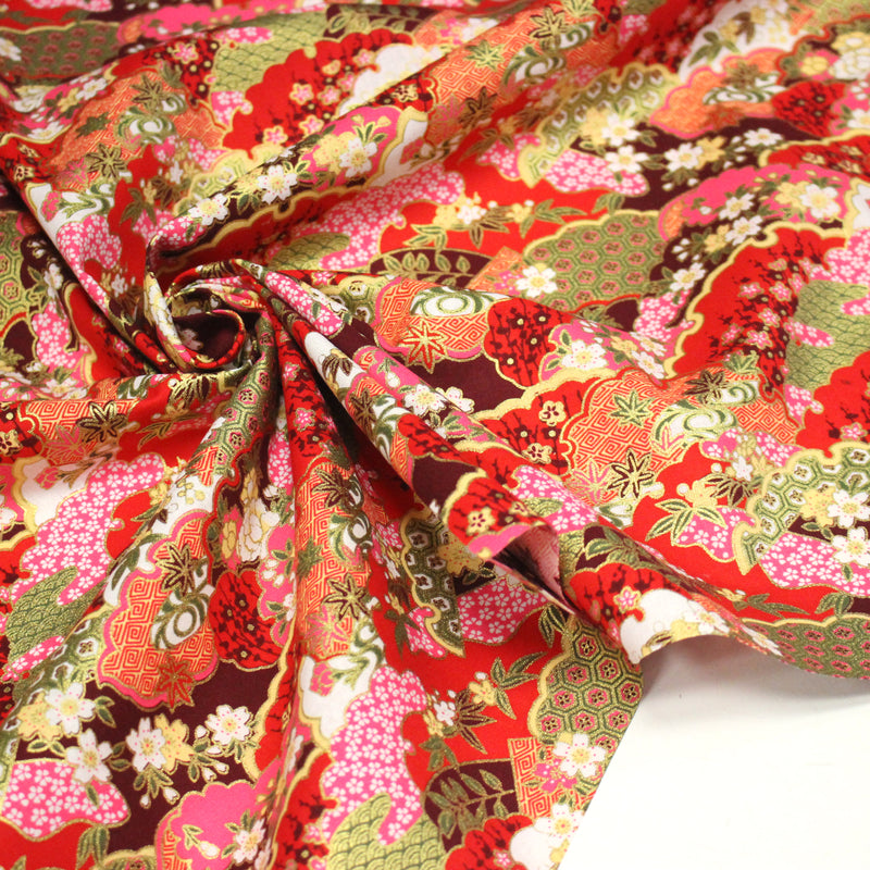 Tissu cotonnade motif japonais traditionnels : fleurs de cerisier, nuages et motifs géométriques dorés, fond bleu / rouge - COLLECTION JAPON DORÉ