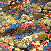 Tissu cotonnade motif japonais traditionnels : fleurs de cerisier, nuages et motifs géométriques dorés, fond bleu / rouge - COLLECTION JAPON DORÉ - tissuspipi.com