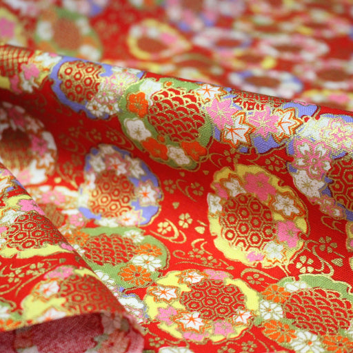 Tissu cotonnade motif japonais rouge, médaillons chiyogami floraux multicolores – COLLECTION JAPON DORÉ - tissuspipi.com