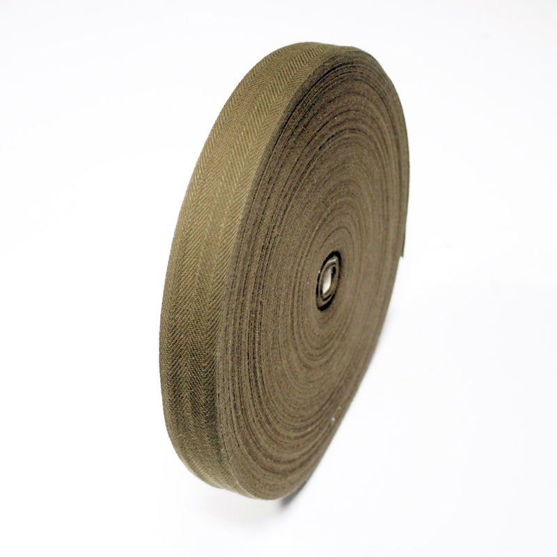 Ruban sergé de coton souple chevrons vert kaki 30mm - Galette de 100 mètres - Fabrication française - tissuspipi.com