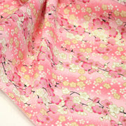 Tissu cotonnade motif japonais fleurs de cerisier : tons roses ou tons bleus– COLLECTION JAPON DORÉ - tissuspipi.com