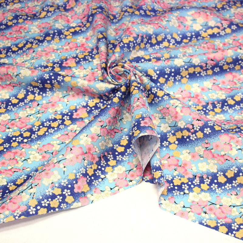 Tissu cotonnade motif japonais fleurs de cerisier : tons roses ou tons bleus– COLLECTION JAPON DORÉ - tissuspipi.com